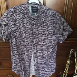 Men’s Denim & Flower Maroon Casual Button Down Shirt Medium